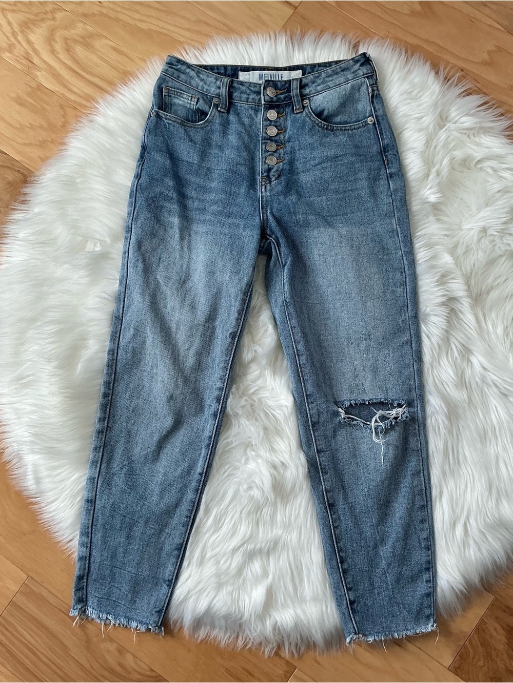 Brandy Melville High-Rise Distressed Button-Fly Frayed Hem Cropped Jeans